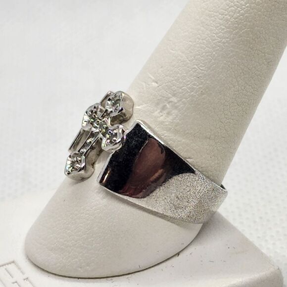 Premier Designs Devotion Silver Tone Crystal Cross Ring - Picture 5 of 9
